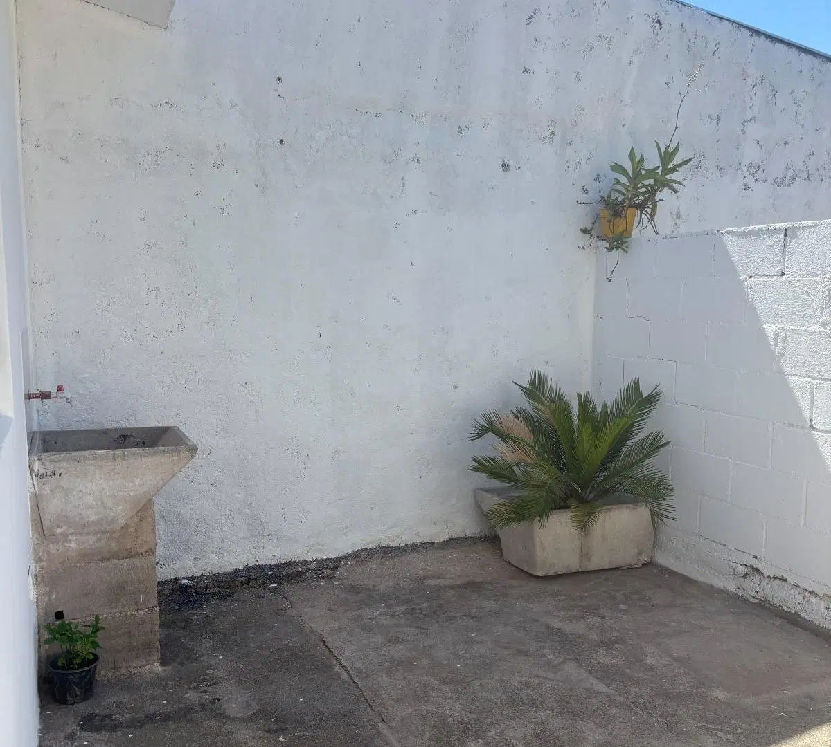 ALQUILO DEPTO 1 DORM con patio B° URQUIZA 4