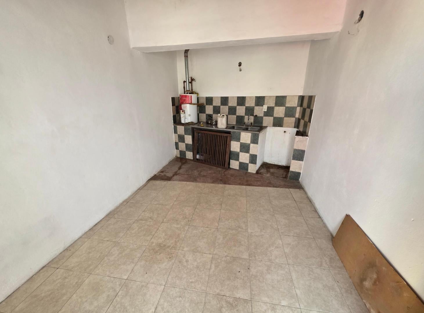 Foto de VENTA 2 DEPARTAMENTOS EN PLANTA ALTA – BARRIO COLÓN, imagen 2