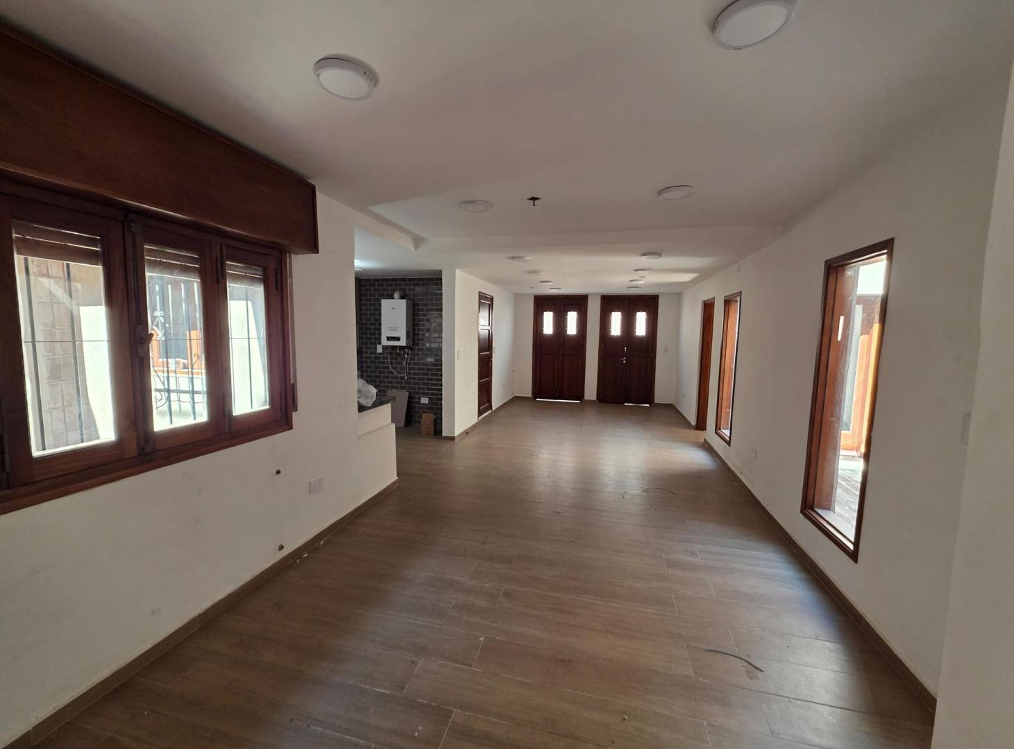 Foto de ALQUILER CASA PARA OFICINAS – 5 PRIVADOS Bº QUINTAS SANTA ANA, imagen 4