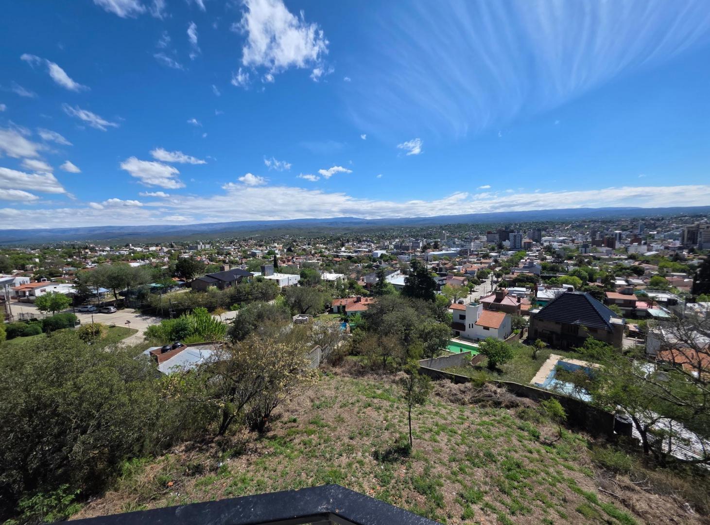 Foto de CASA DE CAMPO VILLA CARLOS PAZ | 2.066m² | VISTAS PANORÁMICAS ÚNICAS, imagen 2