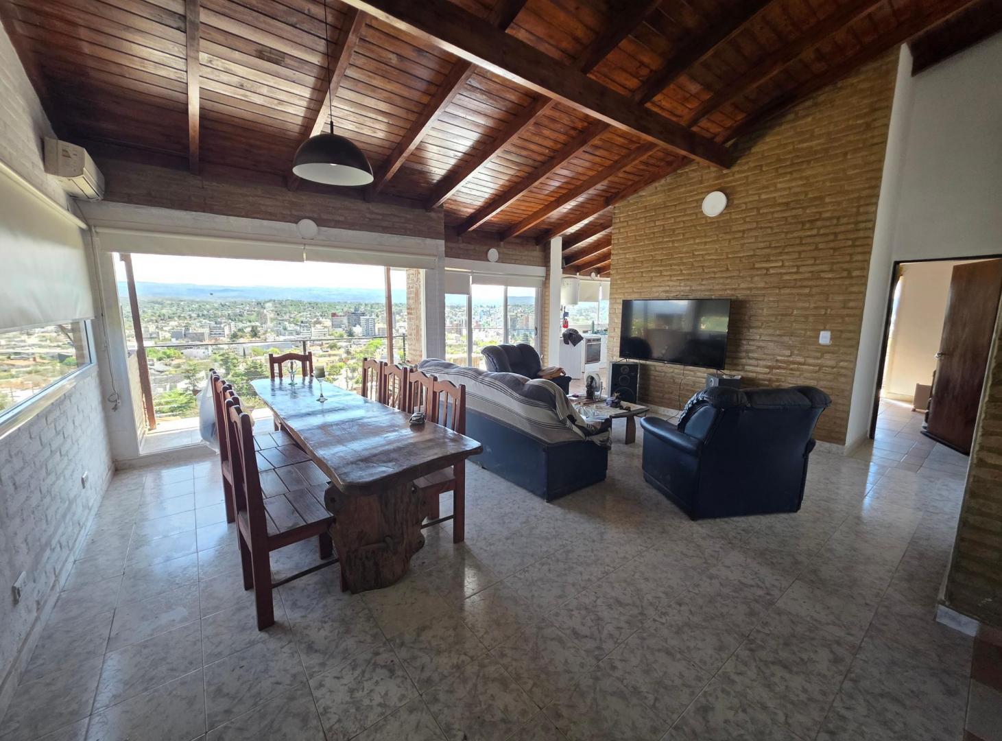 Foto de CASA DE CAMPO VILLA CARLOS PAZ | 2.066m² | VISTAS PANORÁMICAS ÚNICAS, imagen 4
