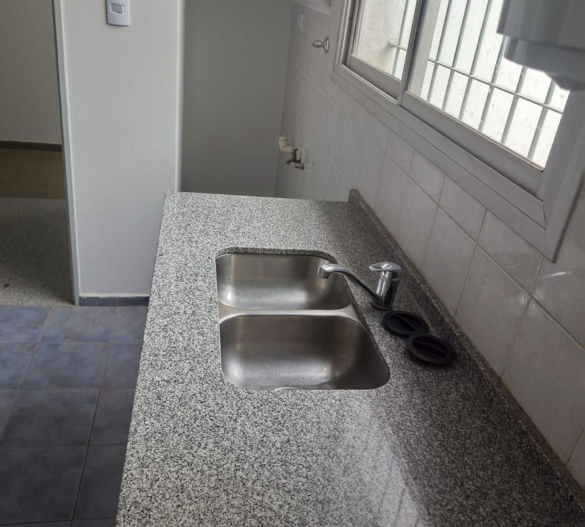 Foto de Alquiler Depto 2 Dor con Terraza y Cochera Opcional Av Sabattini, imagen 2