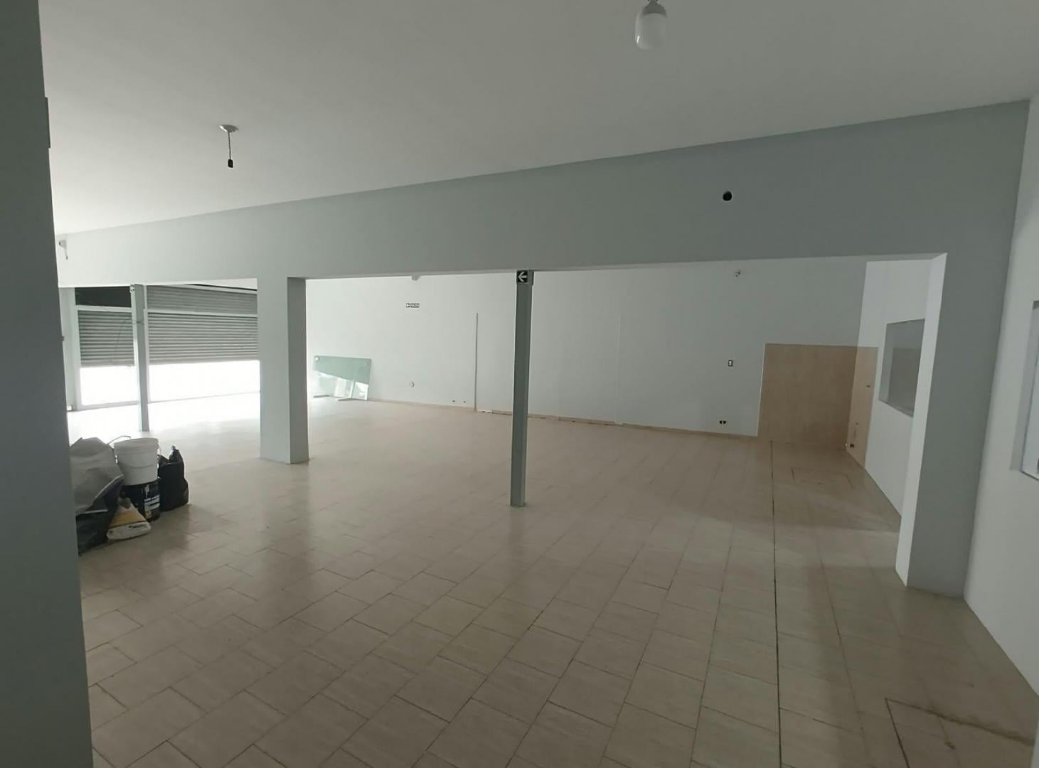 Foto de Local Comercial en Alquiler – 220m² – Av. Sabattini Bº Maipú, imagen 1