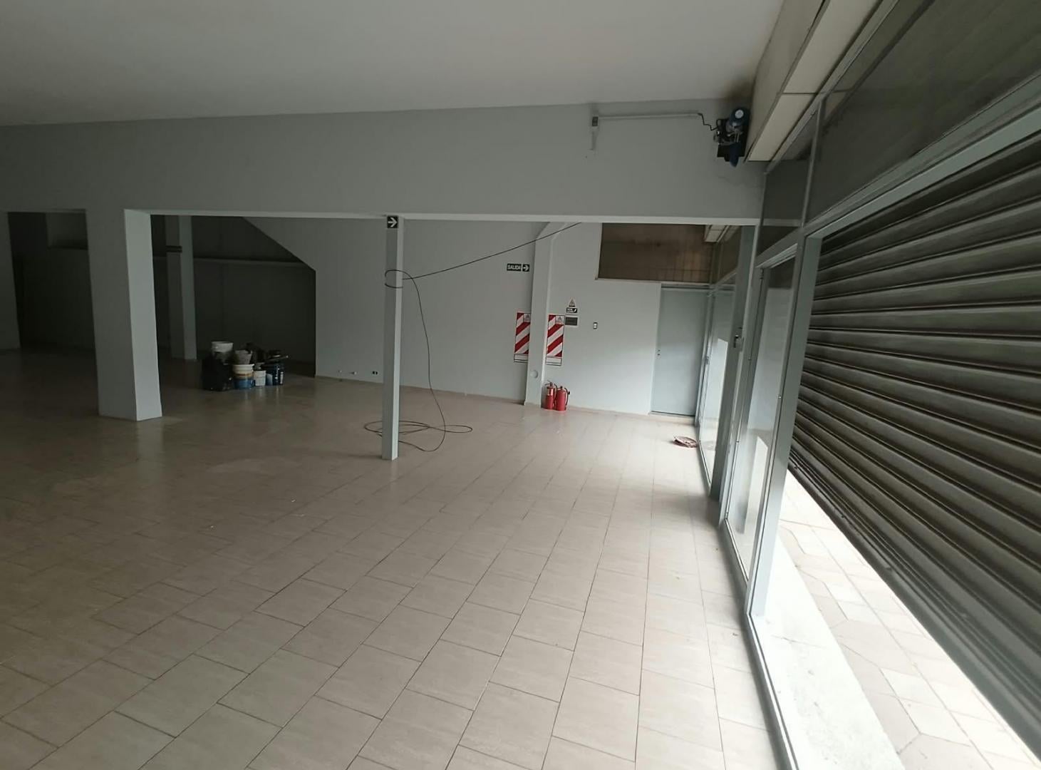 Foto de Local Comercial en Alquiler – 220m² – Av. Sabattini Bº Maipú, imagen 3