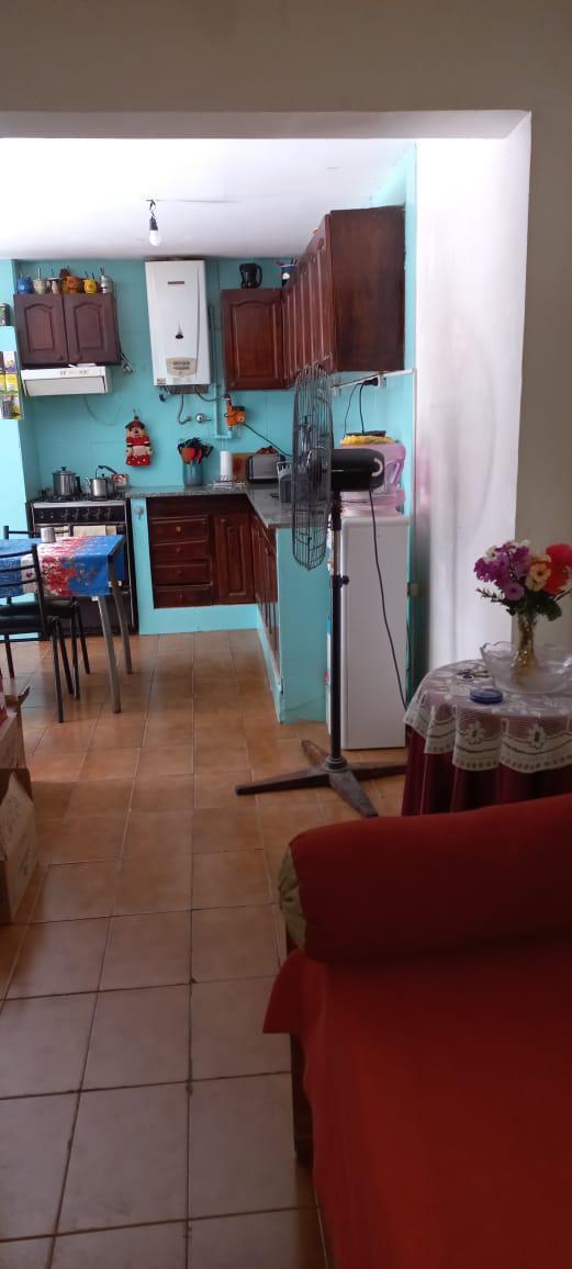 Casa con 2 Locales Al Frente - 8,66 X 17 - Lote Propio - Villa Pueyrredón 3