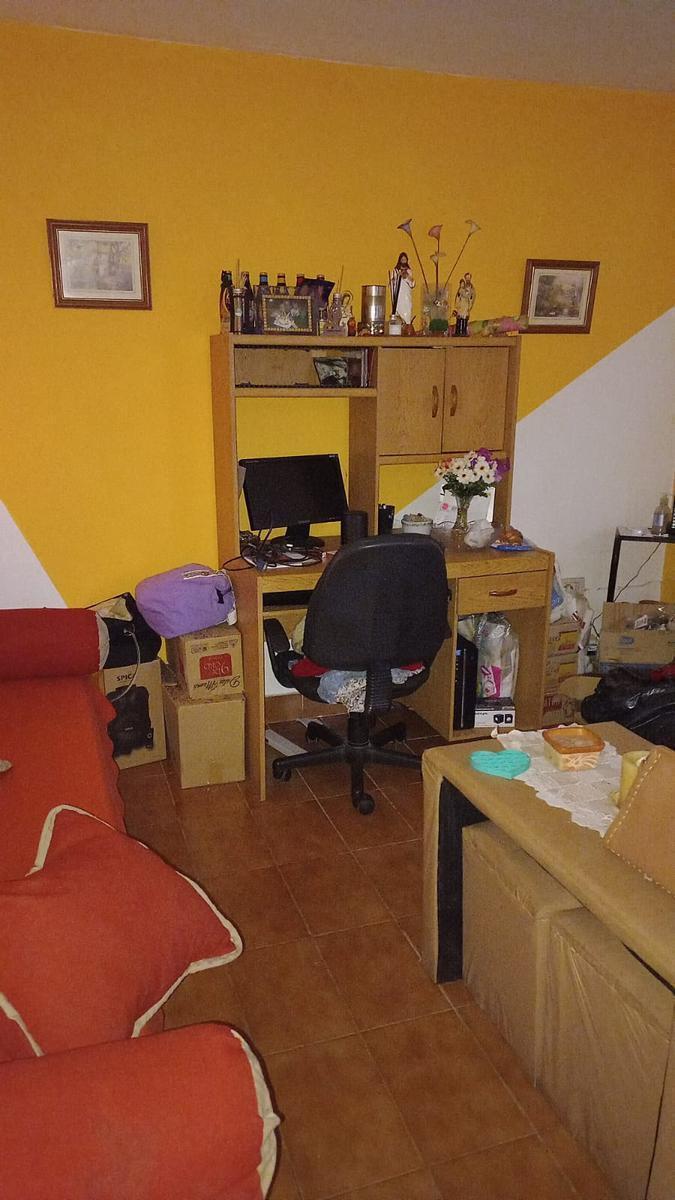 Casa con 2 Locales Al Frente - 8,66 X 17 - Lote Propio - Villa Pueyrredón 1