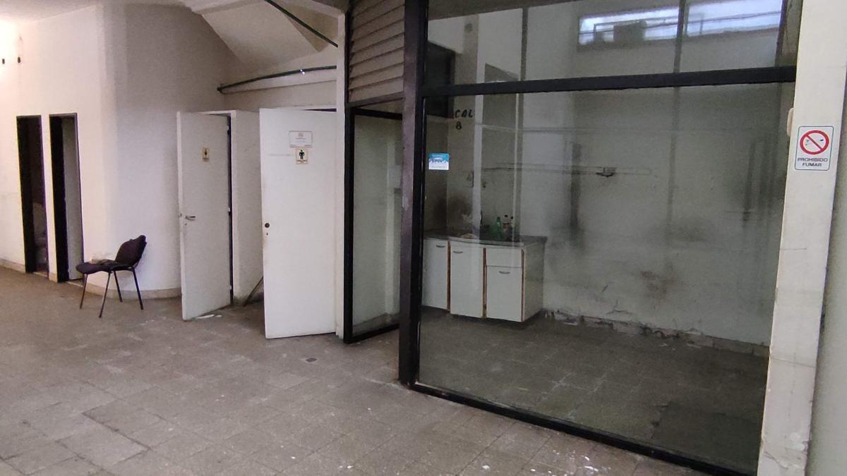 Venta Local Departamento en 54 E 8 y 9. 400 m Cubiertos. 2