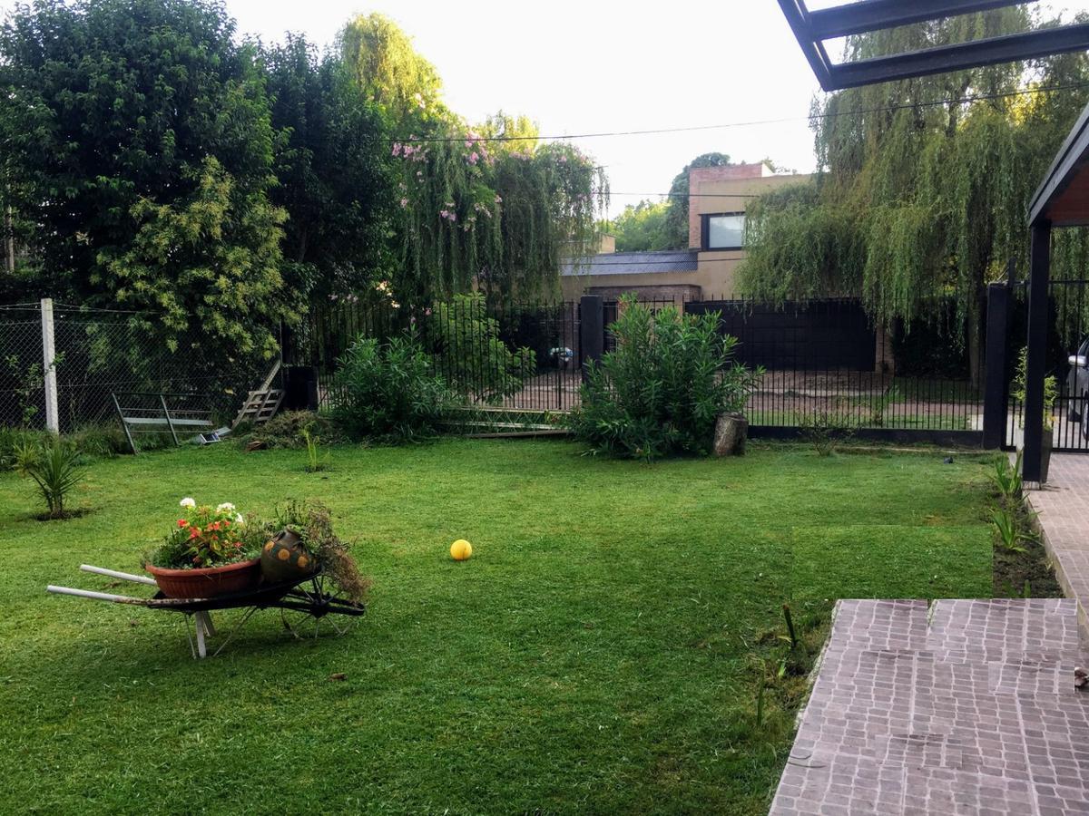 Venta Casa 2 Dorms E/caminos 5 Ambientes Jardín con Pileta - Villa Elisa 4