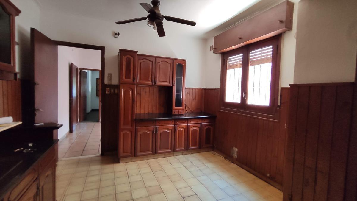 Foto de Venta casa 3 dorm. - 67 e/ 1 y 2 - La Plata, imagen 2