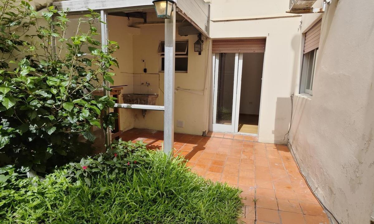 Venta depto. planta baja 2 dorm. c/patio - 47 e/ 2 y 3 - La Plata