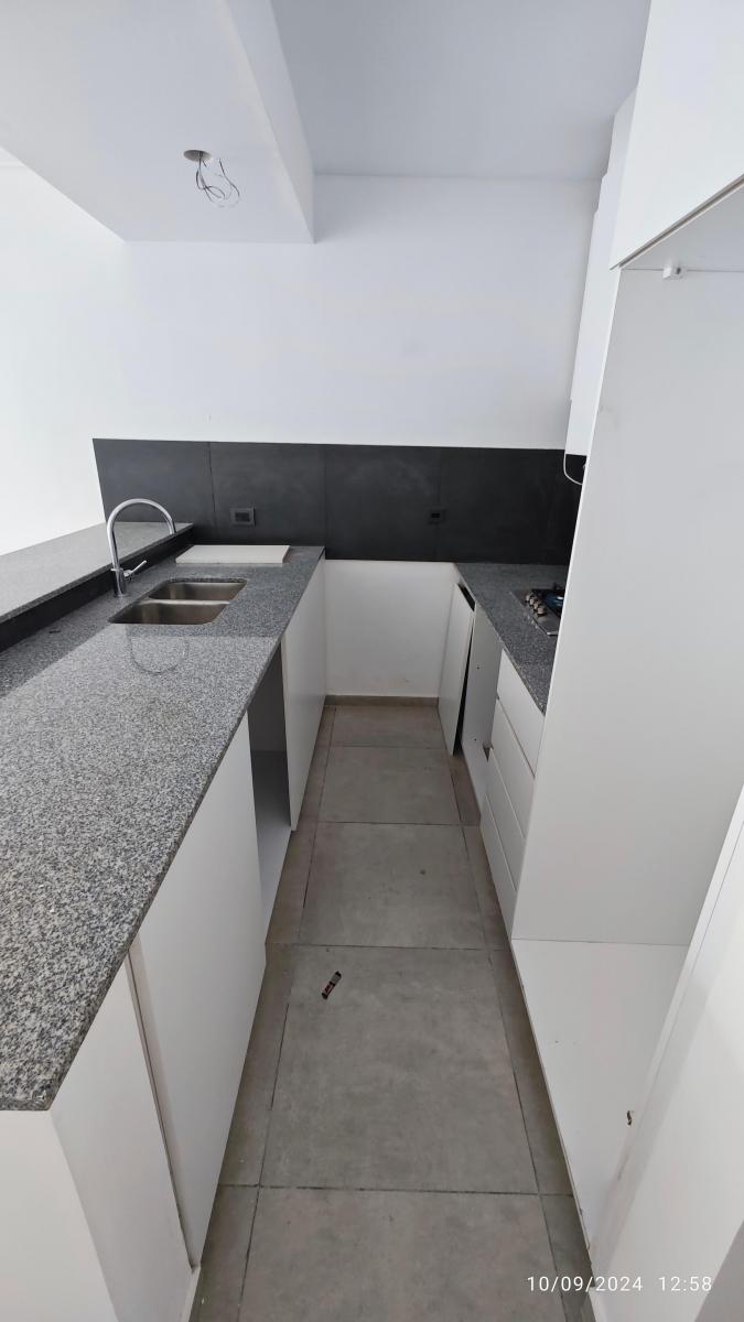 Venta Depto. 1 Dorm. C/cochera Categoría - 10 E/32 y 33 - La Plata 5