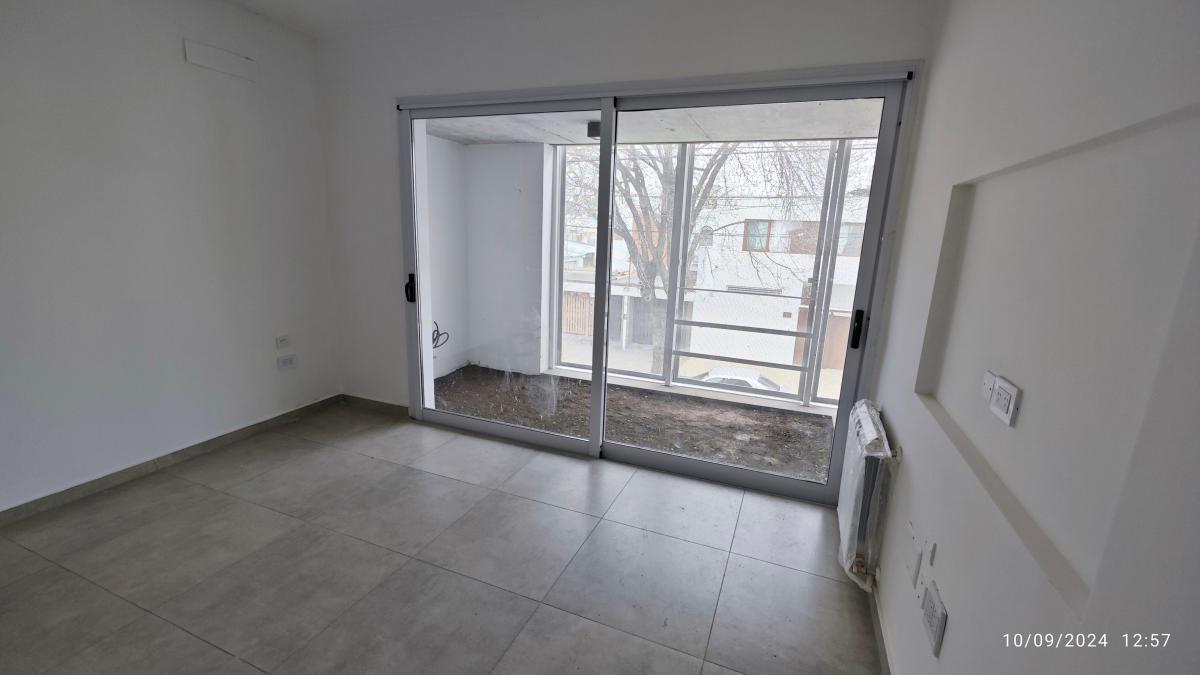 Venta Depto. 1 Dorm. C/cochera Categoría - 10 E/32 y 33 - La Plata 2