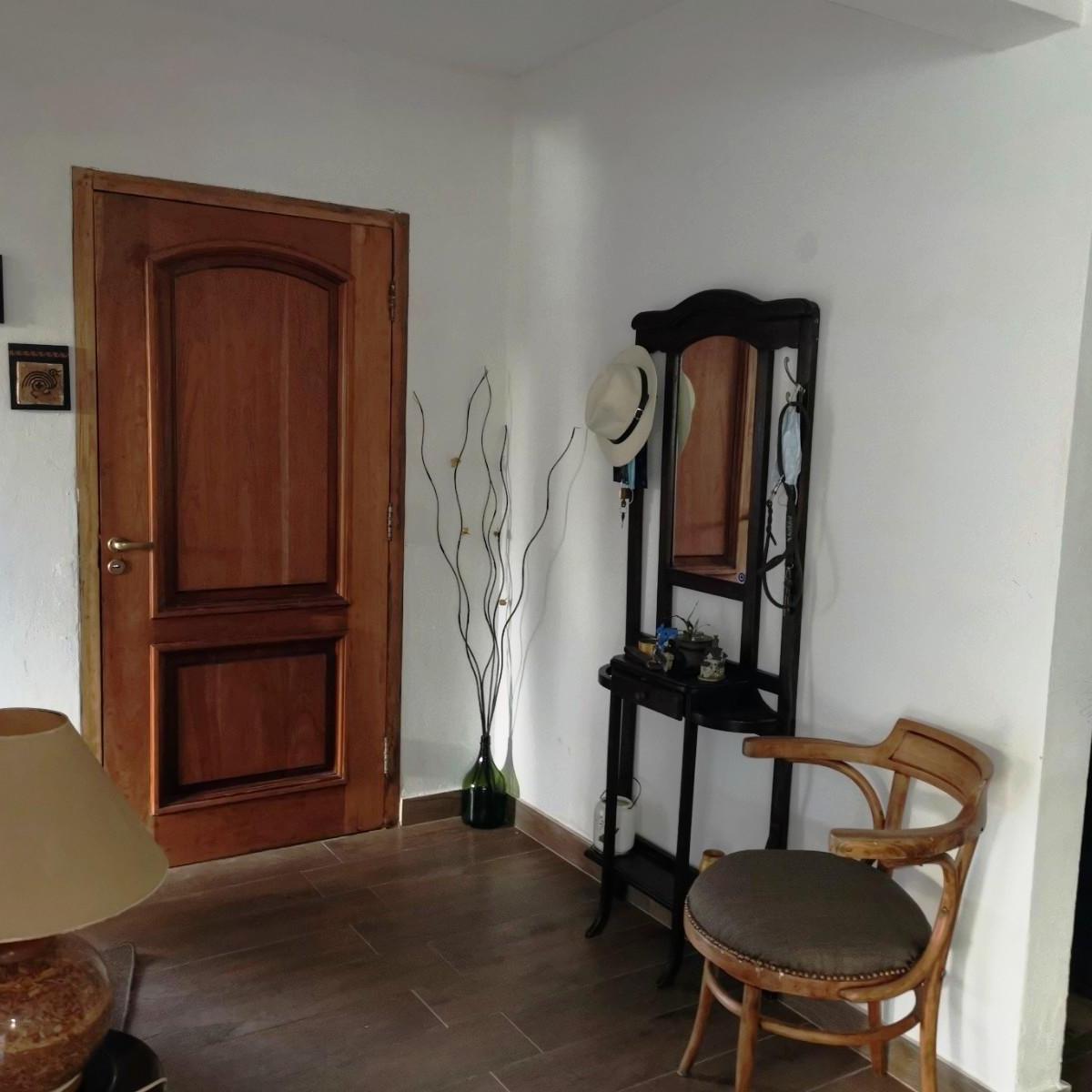 Casa en Venta Dos Dorm. Villa Elisa 2