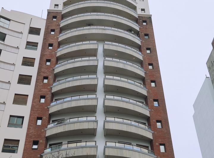 VENTA IMPORTANTE PISO SOBRE AV. 44 E/ 14 Y 15, PISO 18