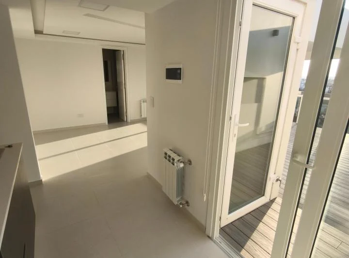 Alquiler depto tipo loft c/terraza de categoría - 38 e/17 y 18 - La Plata 2
