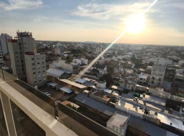 Alquiler depto tipo loft c/terraza de categoría - 38 e/17 y 18 - La Plata 4