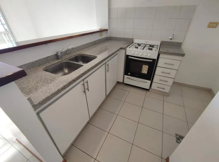 ALQUILER DEPARTAMENTO 1 DORMITORIO EN AV. 19 E/ 47 Y 48, LA PLATA.- 2