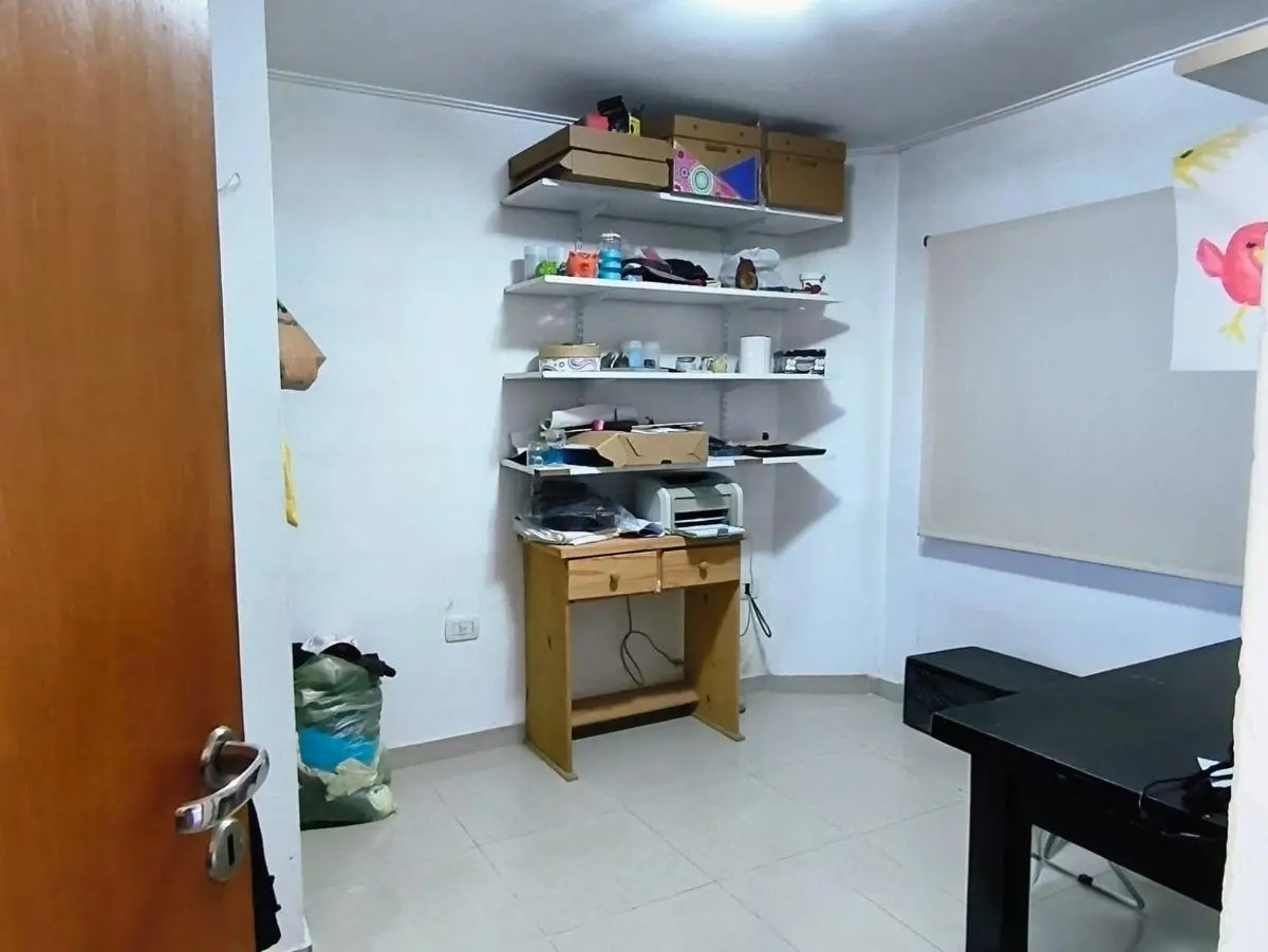 VENTA DE CASA EN 27 E/ 474 Y 475, CITY BELL.- 5