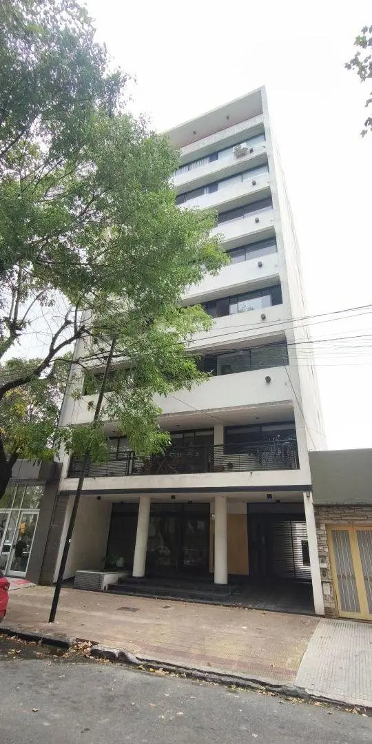 Aquiler depto 1 dorm frente - 60 e/5 y 6 - La Plata 1