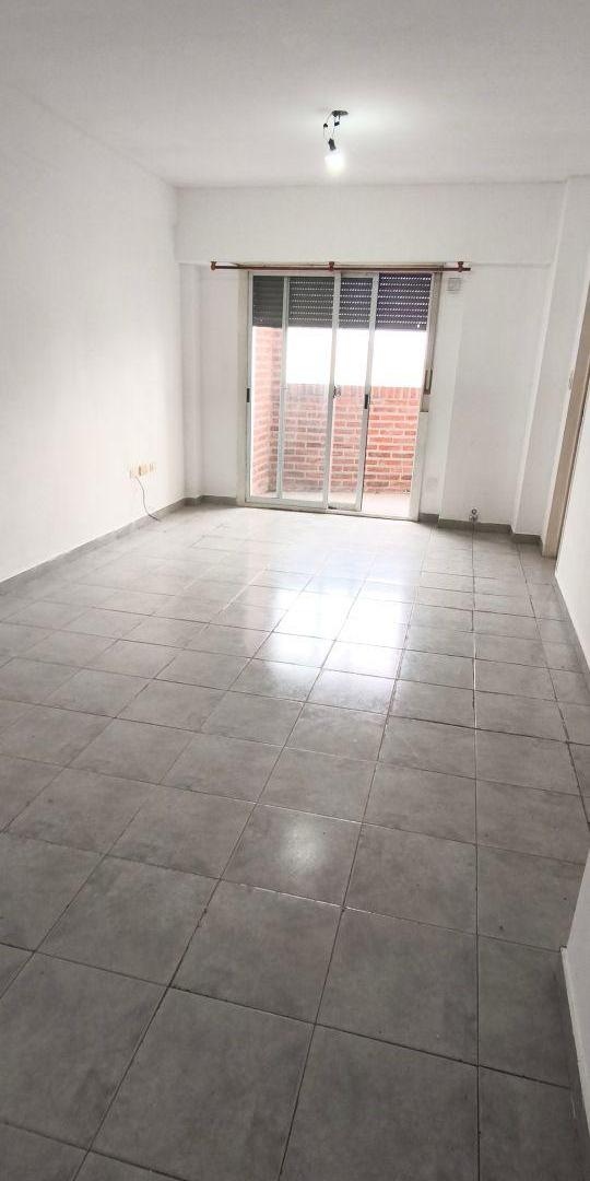 Alquiler depto 1 dorm frente - 60 e/2 y 3 - La Plata