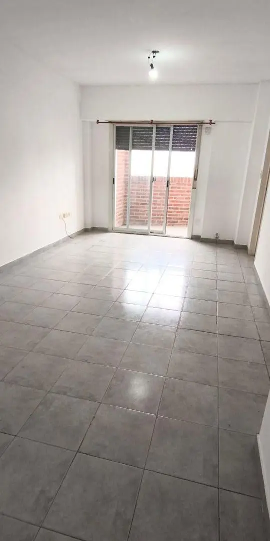 Alquiler depto 1 dorm frente - 60 e/2 y 3 - La Plata 3