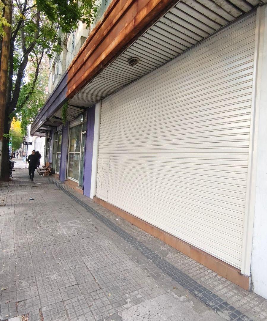 Alquiler local céntrico c/cortina - 5 e/46 y 47 - La Plata