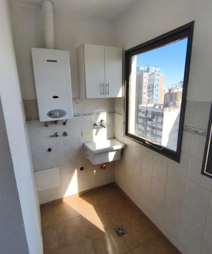 Alquiler depto 2 dorm frente - 57 e/6 y 7 - La Plata 3