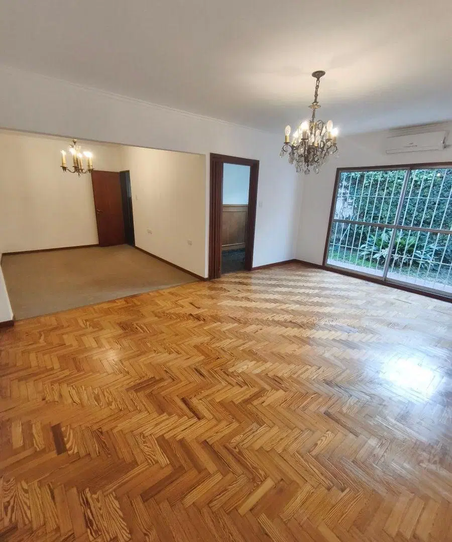 Venta casa 2 dorm c/cochera y parque IMPECABLE- 6 e/33 y 34 - La Plata 2