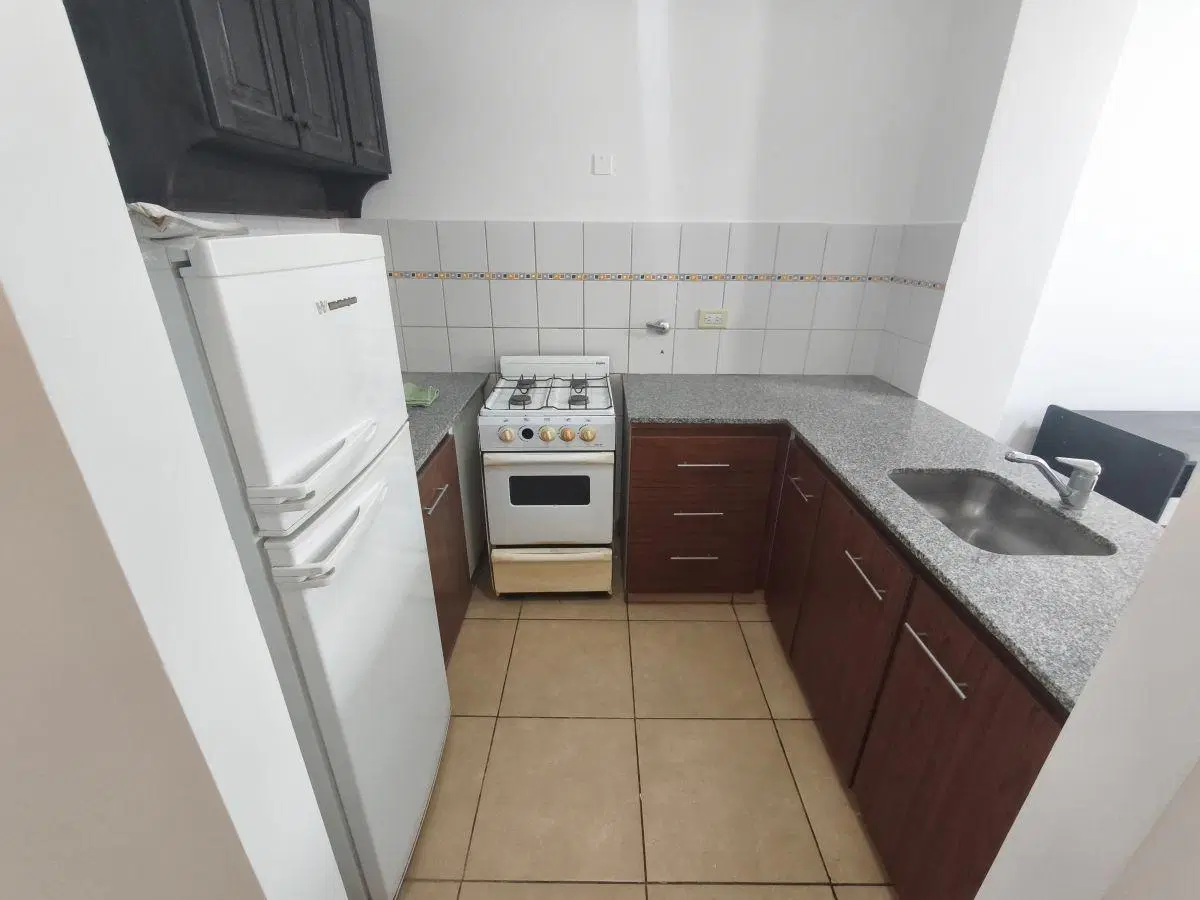 VENTA DEPARTAMENTO 2 DORMITORIOS EN CALLE 8 E/ 57 Y 58, LA PLATA.- 1