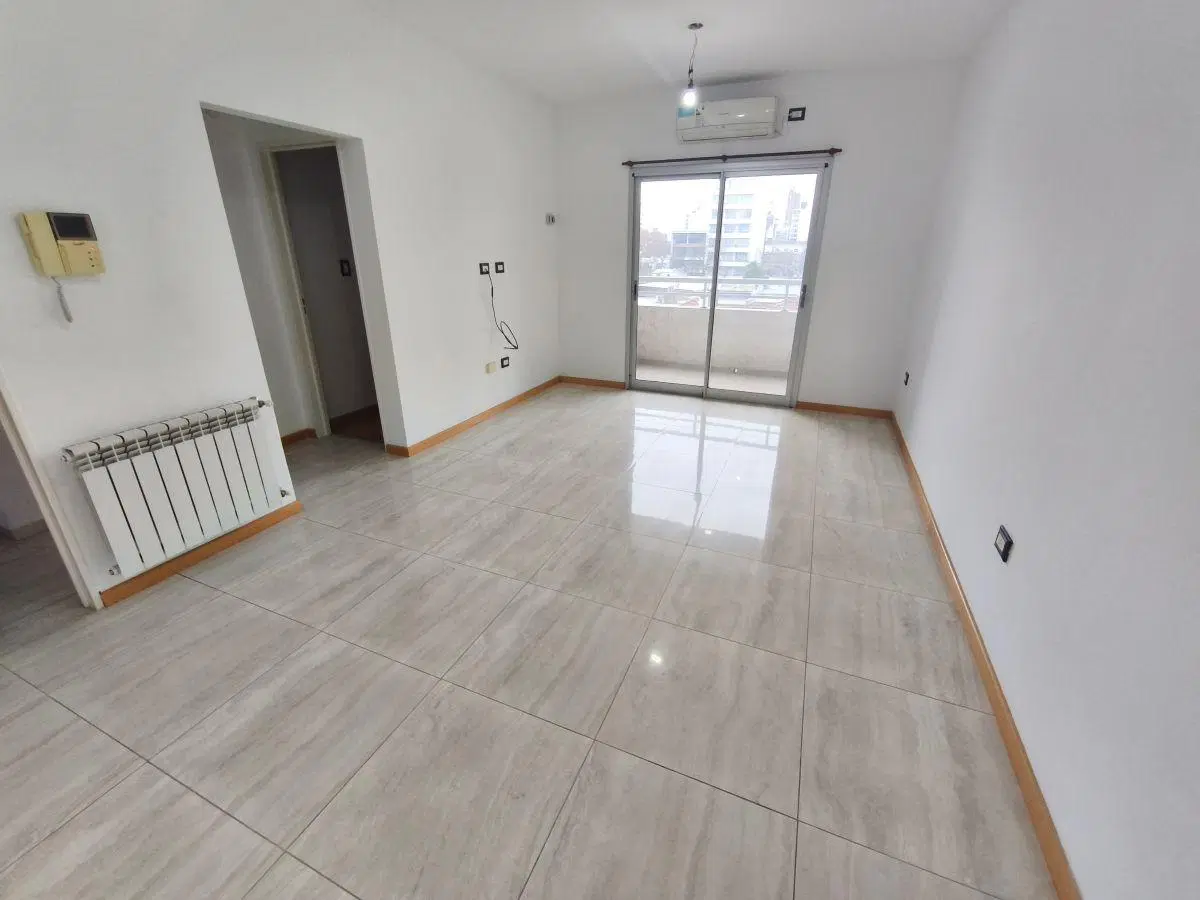 ALQUILER DEPARTAMENTO 1 DORMITORIO EN CALLE 18 E/ 47 Y 48, LA PLATA.- 3