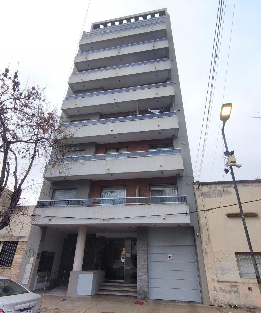 ALQUILER DEPARTAMENTO 1 DORMITORIO EN CALLE 18 E/ 47 Y 48, LA PLATA.-