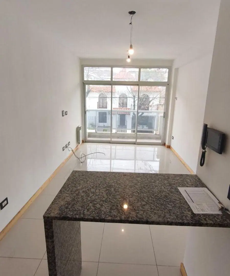 Alquiler depto 1 dorm frente moderno - 54 e/ 17 y 18 - La Plata 2