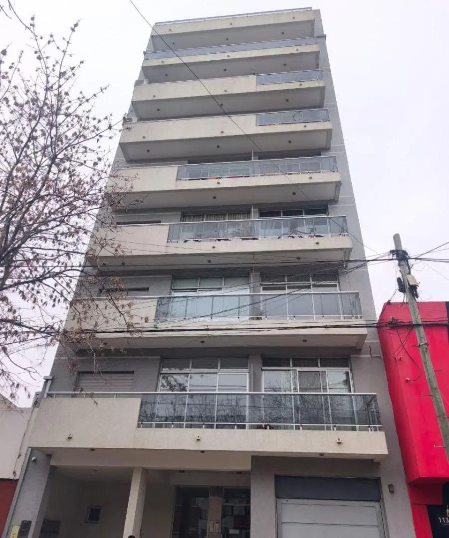 Alquiler depto 1 dorm frente moderno - 54 e/ 17 y 18 - La Plata 1