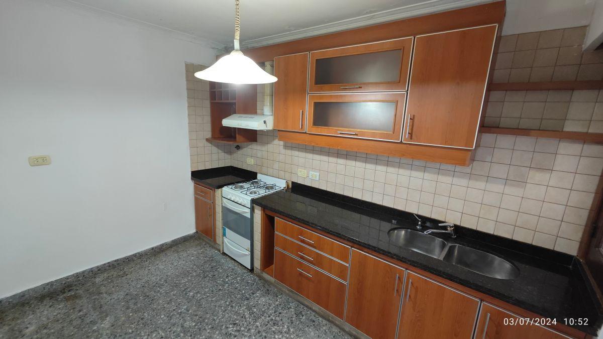 Foto de Alquiler PH planta alta 2 dorms c/cochera - 122 e/ 69 y 70 - La Plata, imagen 1
