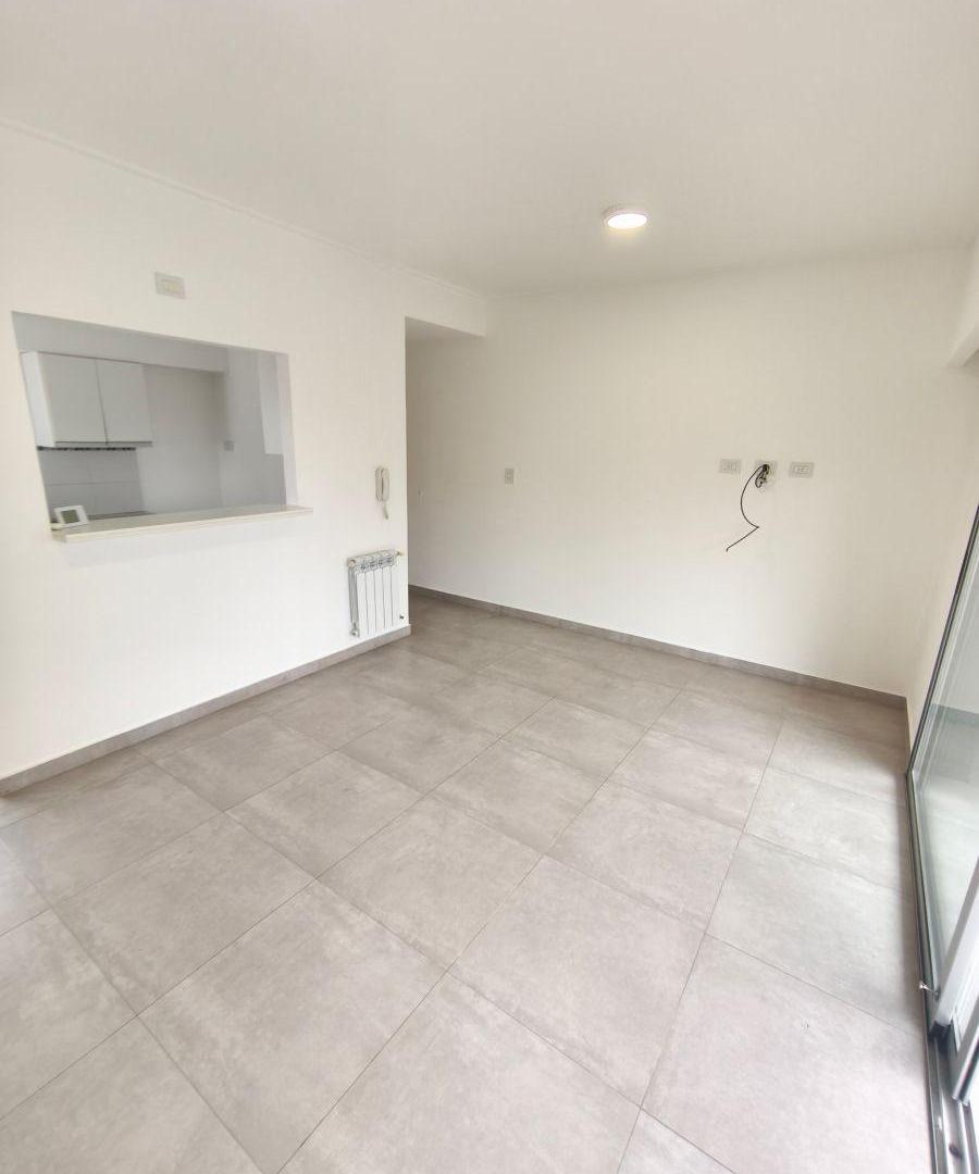 Foto de Alquiler departamento 1 dorm c/cochera - 18 e/49 y 50 - La Plata, imagen 3