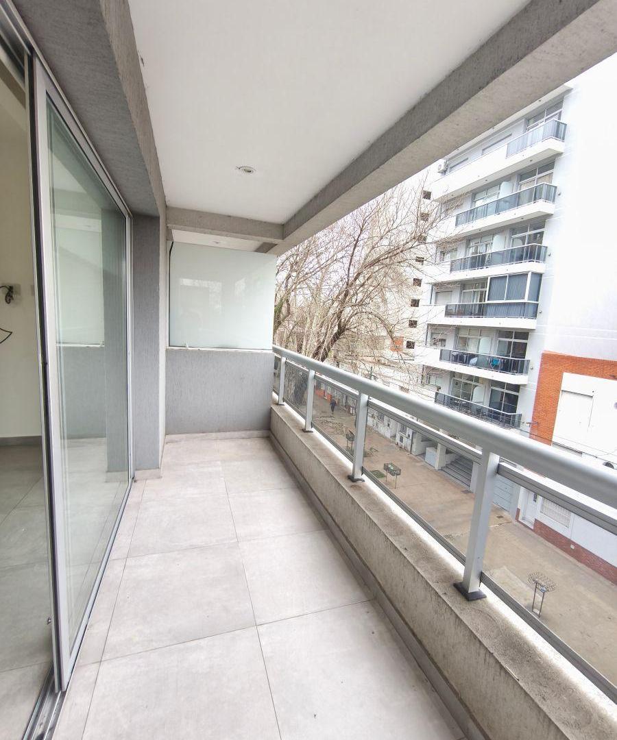 Foto de Alquiler departamento 1 dorm c/cochera - 18 e/49 y 50 - La Plata, imagen 1