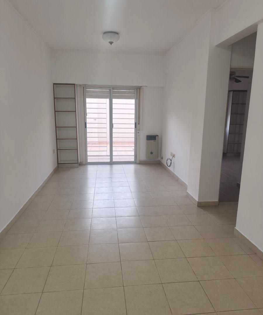 Foto de Alquiler depto 1 dorm. c/cochera y patio - 59 e/19 y 20 - La Plata, imagen 3