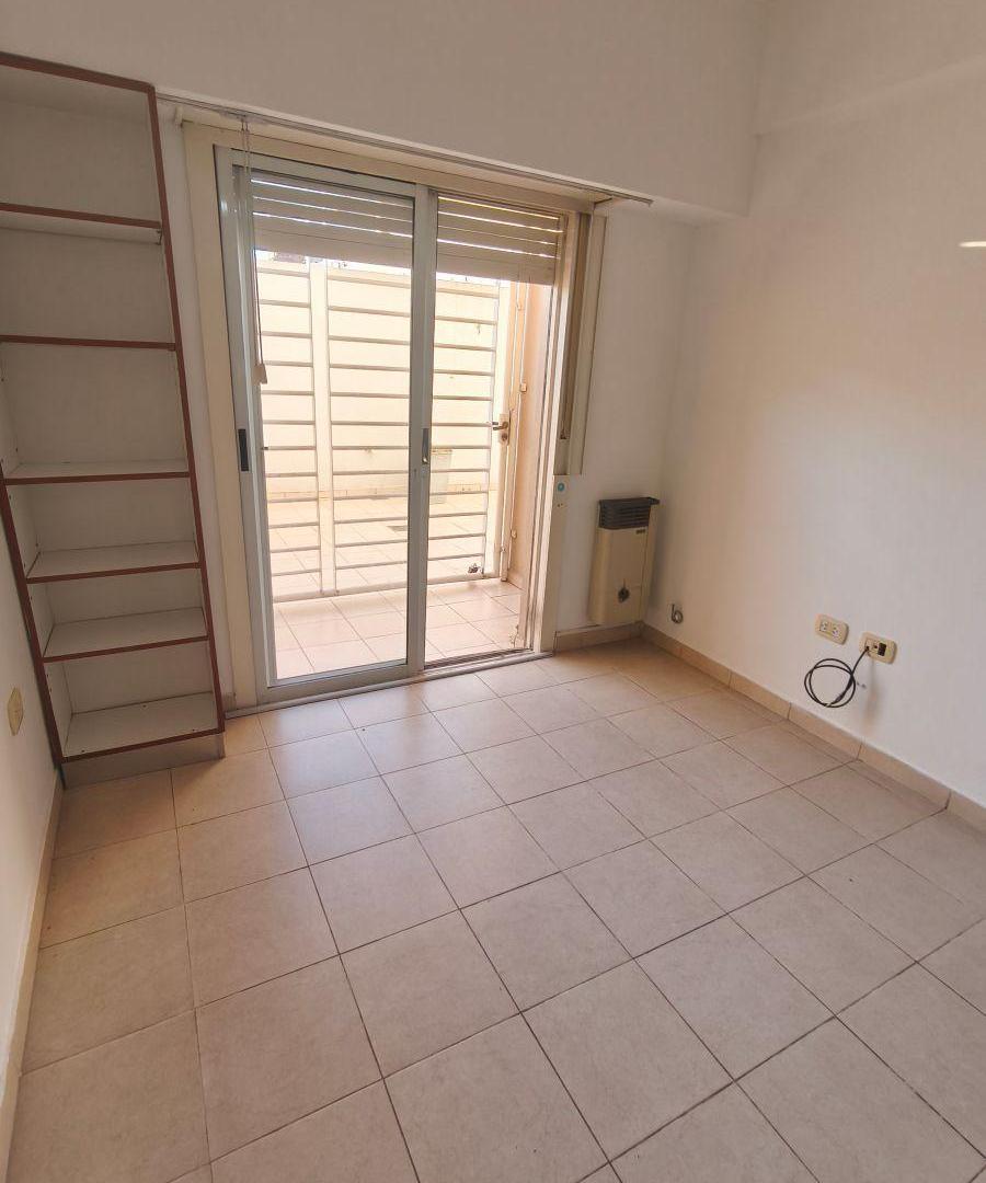 Foto de Alquiler depto 1 dorm. c/cochera y patio - 59 e/19 y 20 - La Plata, imagen 1