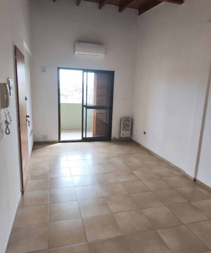 Foto de Venta depto 1 dorm frente - 42 e/16 y 17 - La Plata, imagen 3