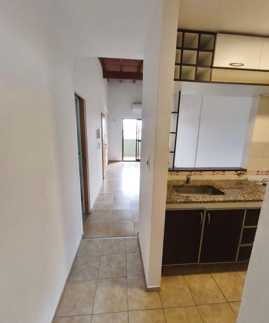Foto de Venta depto 1 dorm frente - 42 e/16 y 17 - La Plata, imagen 1