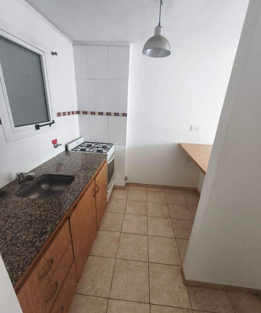 Foto de Alquiler depto monoambiente c/balcón - 1 e/58 y 59 - La Plata, imagen 5