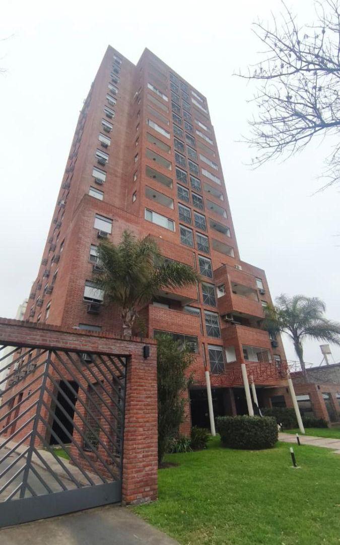 Foto de Venta depto 2 dorm c/cochera y seguridad - 37 e/8 y 9 - La Plata, imagen 1