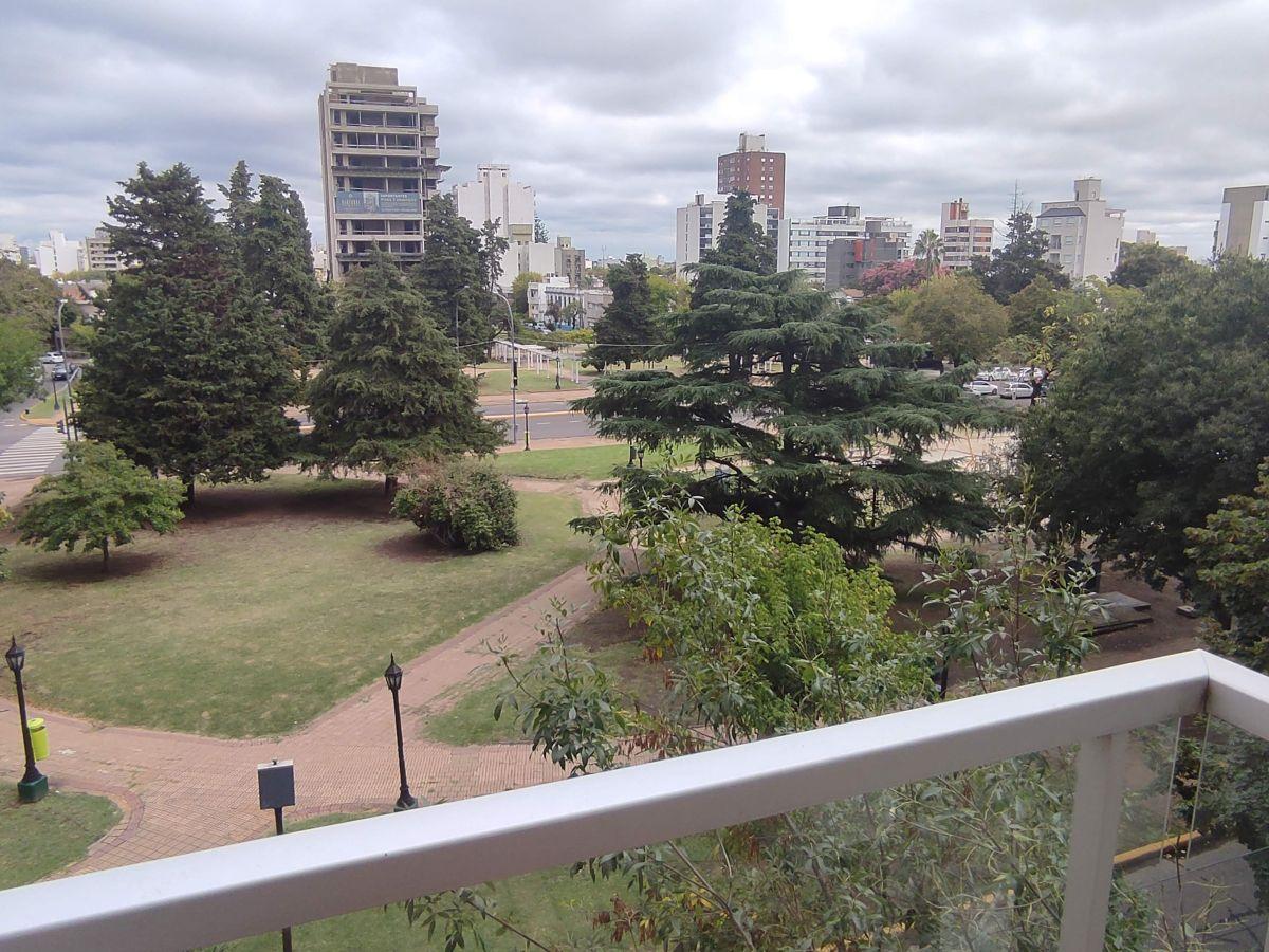 Foto de VENTA DEPARTAMENTO 2 DORMITORIOS FRENTE A PLAZA OLAZABAL, 7 Y 38.-, imagen 4