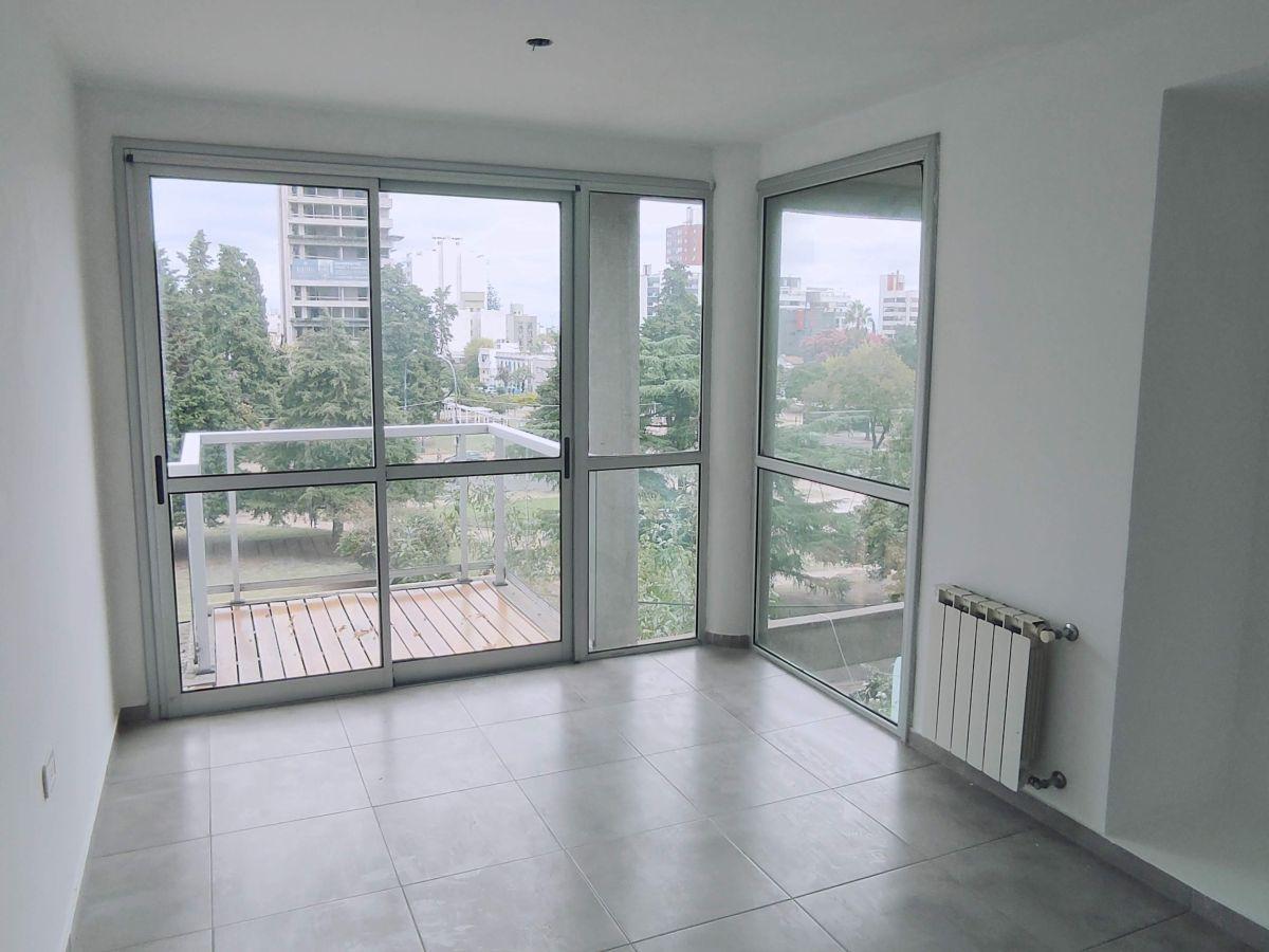 Foto de VENTA DEPARTAMENTO 2 DORMITORIOS FRENTE A PLAZA OLAZABAL, 7 Y 38.-, imagen 2