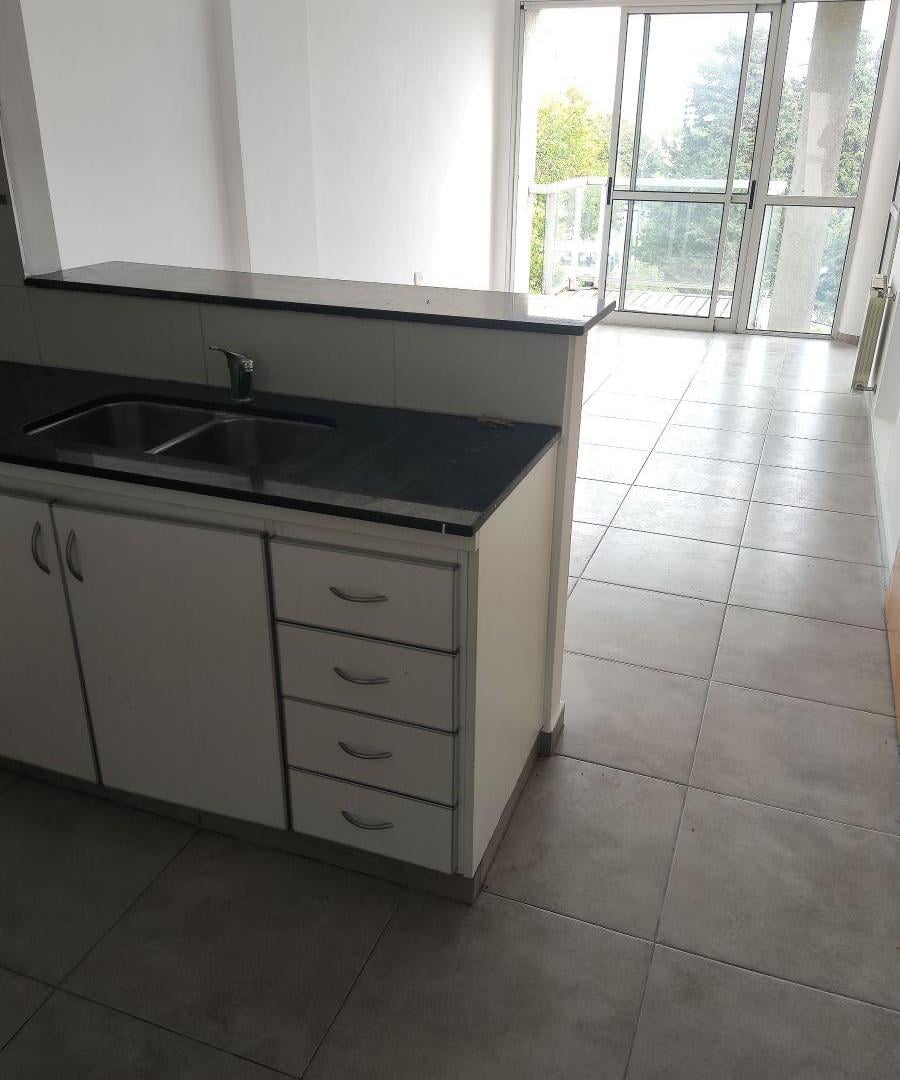 Foto de VENTA DEPARTAMENTO 2 DORMITORIOS FRENTE A PLAZA OLAZABAL, 7 Y 38.-, imagen 5