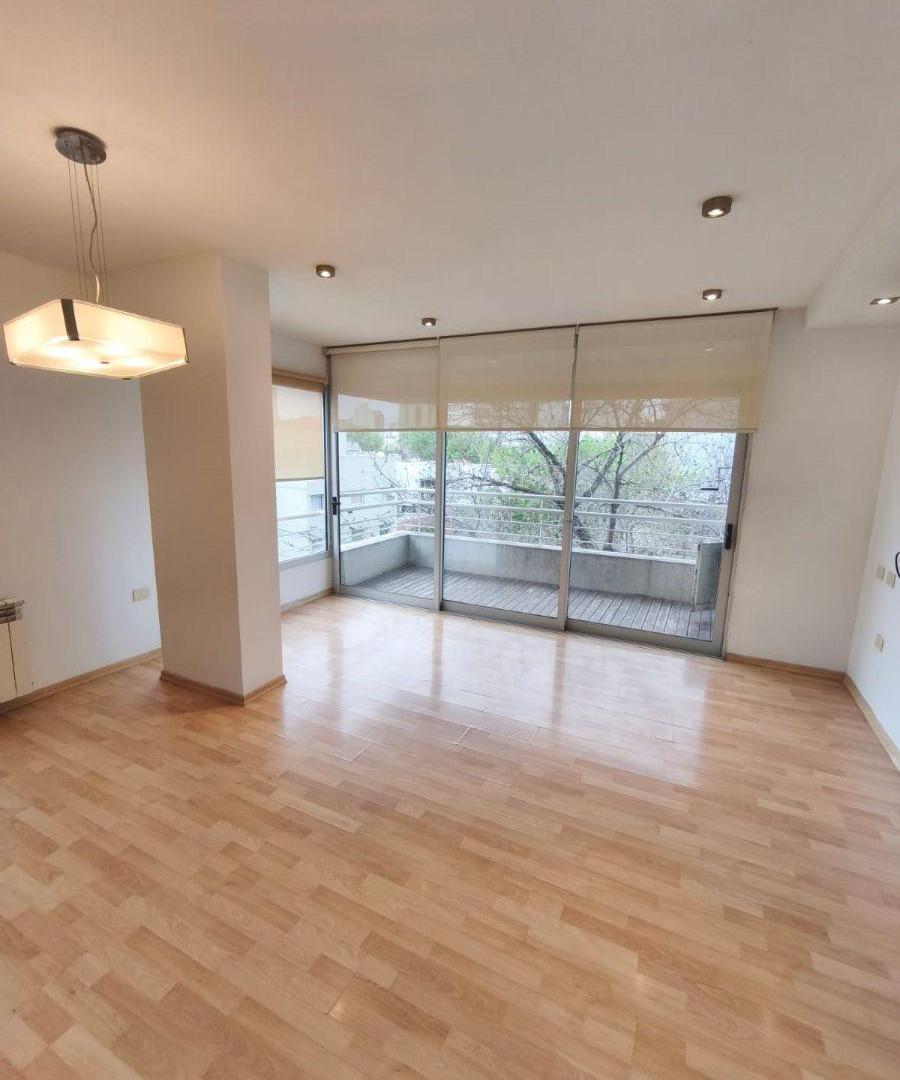 Foto de Alquiler depto. 1 dorm. parrilla, radiadores - 54 esq. 18 Piso 3 fte, imagen 2