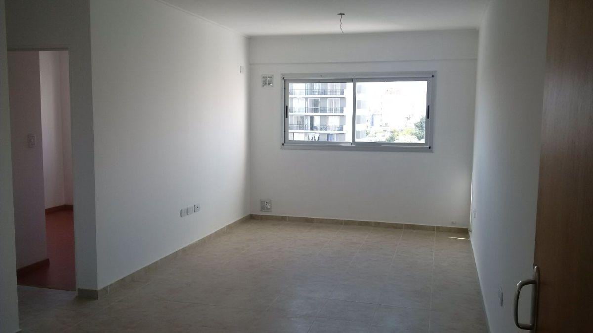 Foto de Venta depto 1 dorm. c-fte - 5 e/ 45 y 46 Piso 3- La Plata, imagen 3