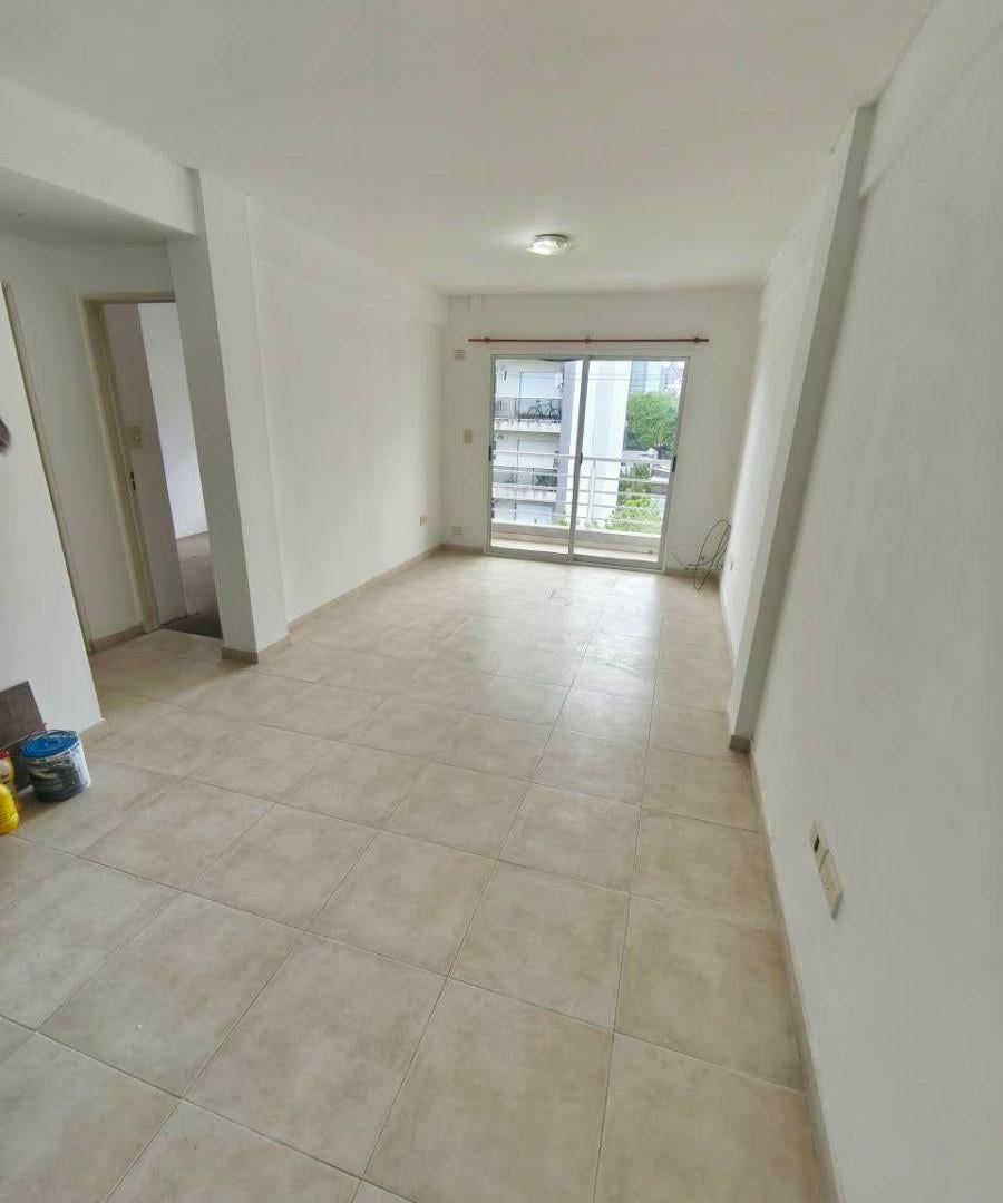 Foto de Alquiler depto 1 dorm frente - 58 e/10 y 11 Piso 5to - La Plata, imagen 2