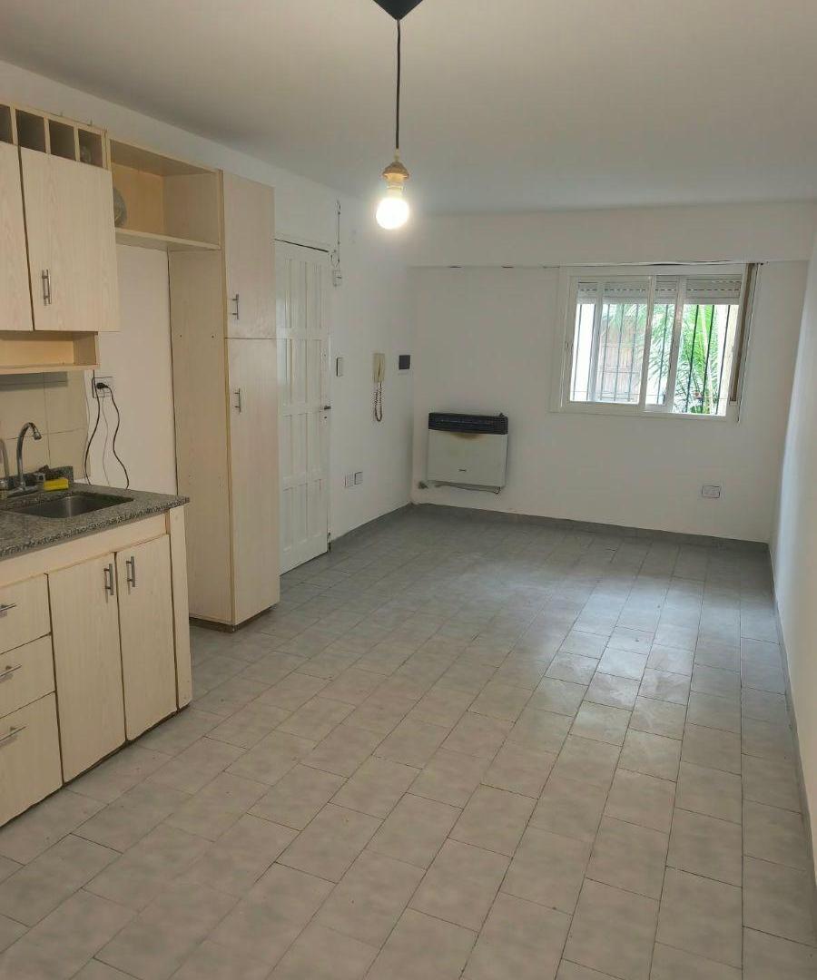 Foto de Alquiler depto 1 dorm pb - 66 e/5 y 6 - La Plata, imagen 2
