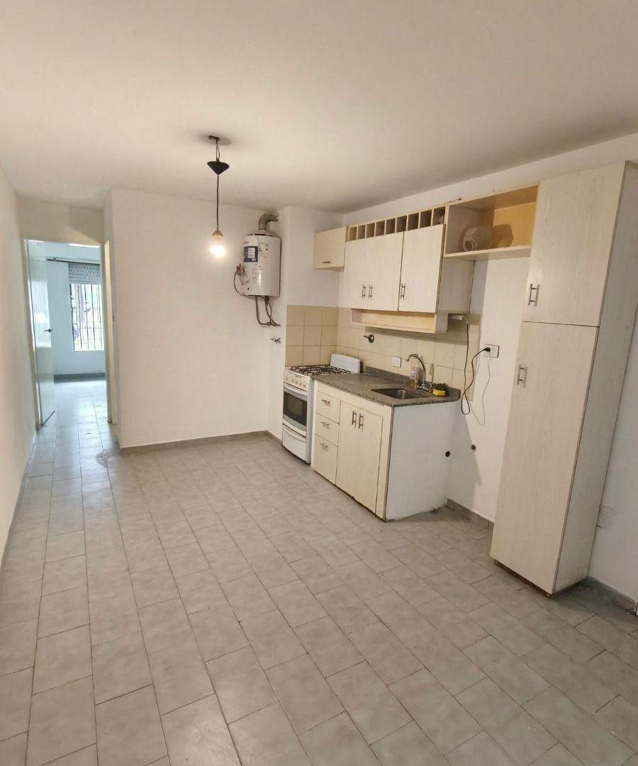 Foto de Alquiler depto 1 dorm pb - 66 e/5 y 6 - La Plata, imagen 3